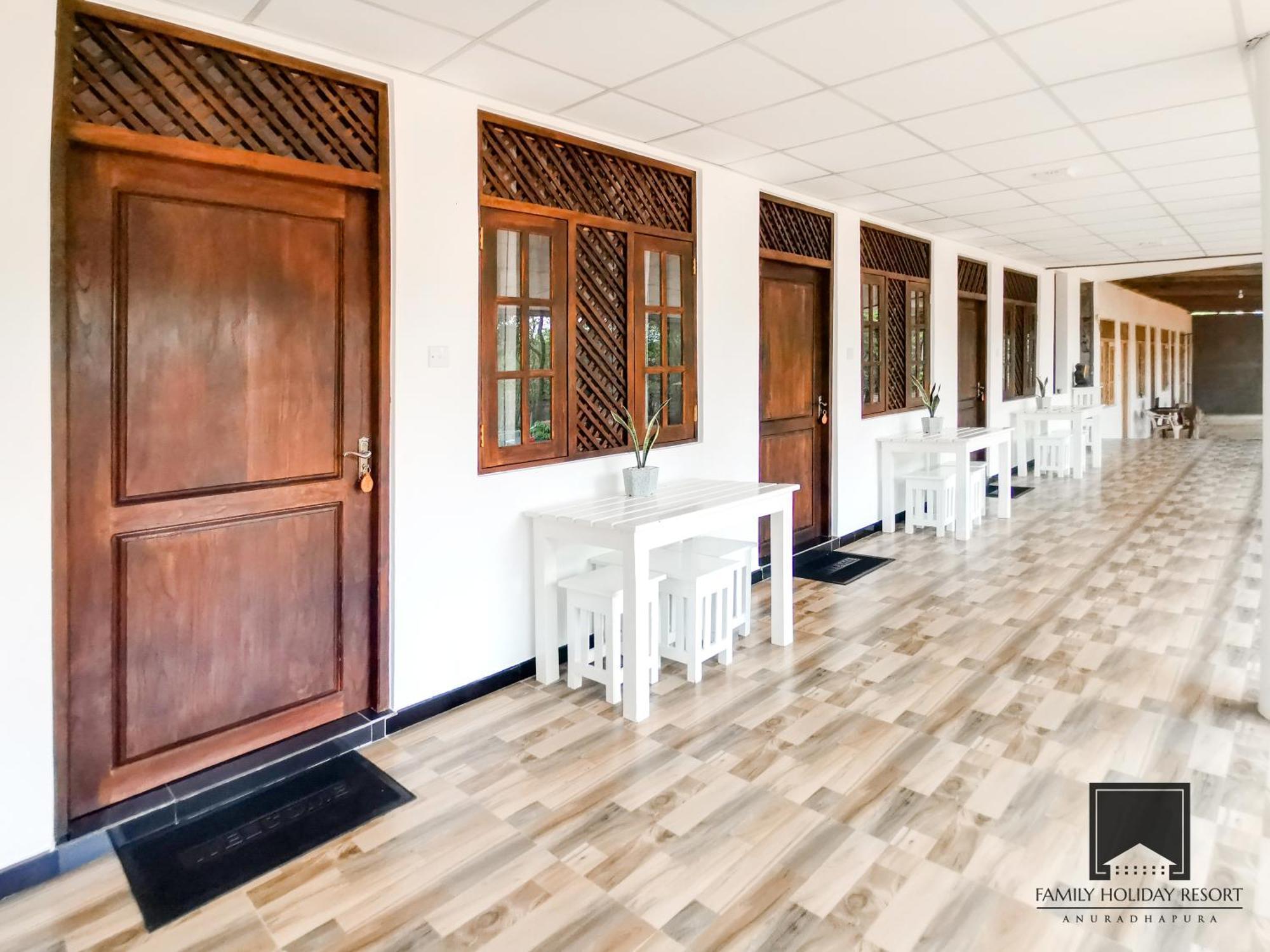 Family Holiday Resort Anuradhapura Exteriör bild