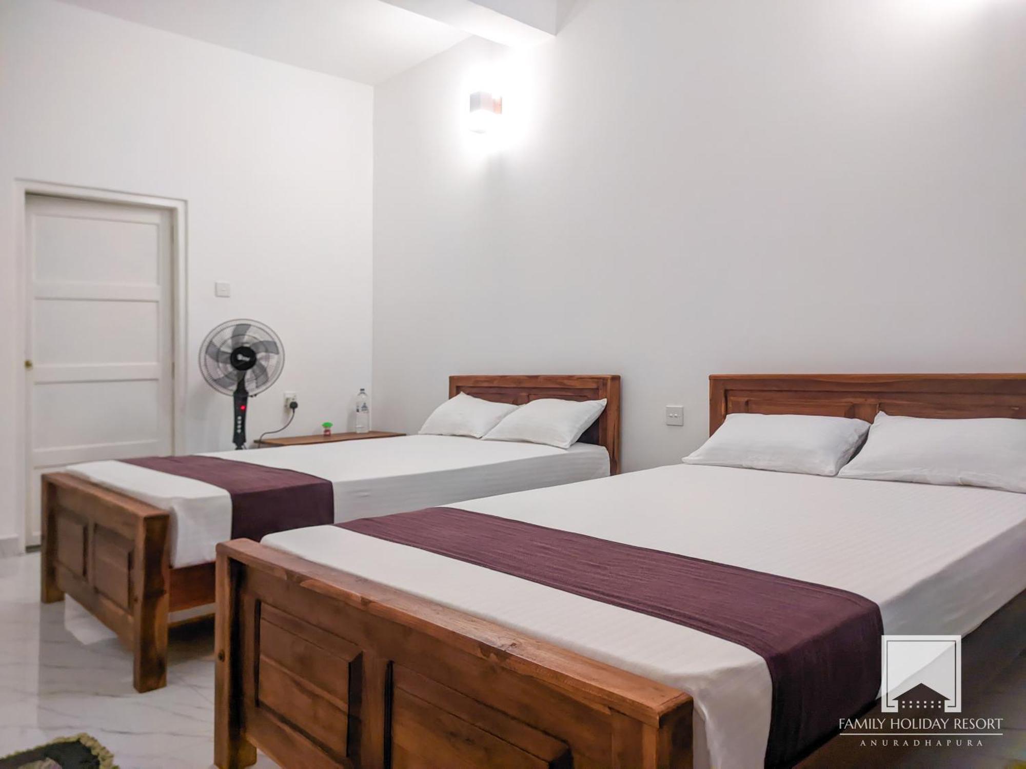 Family Holiday Resort Anuradhapura Exteriör bild